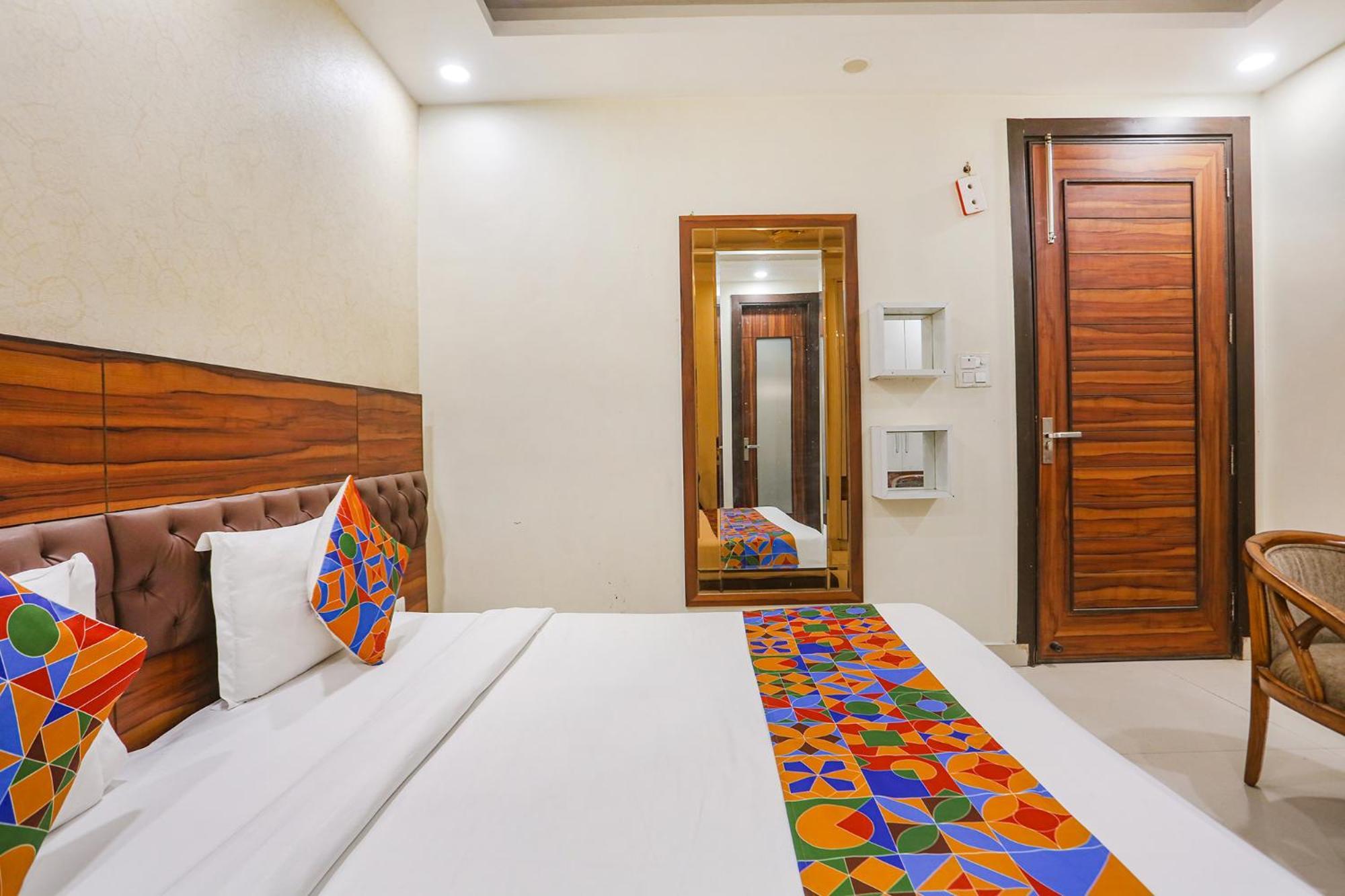 Fabhotel Gold Inn Janakpuri Дели Экстерьер фото