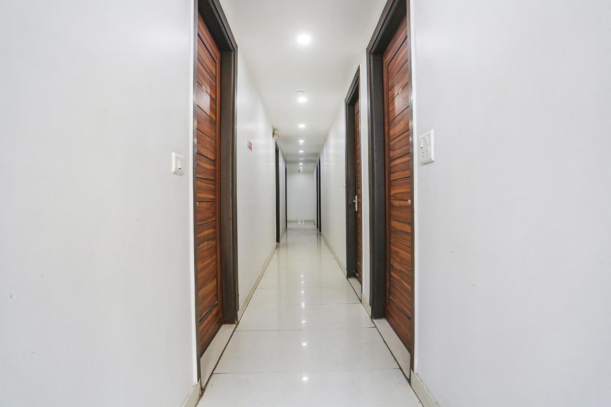 Fabhotel Gold Inn Janakpuri Дели Экстерьер фото
