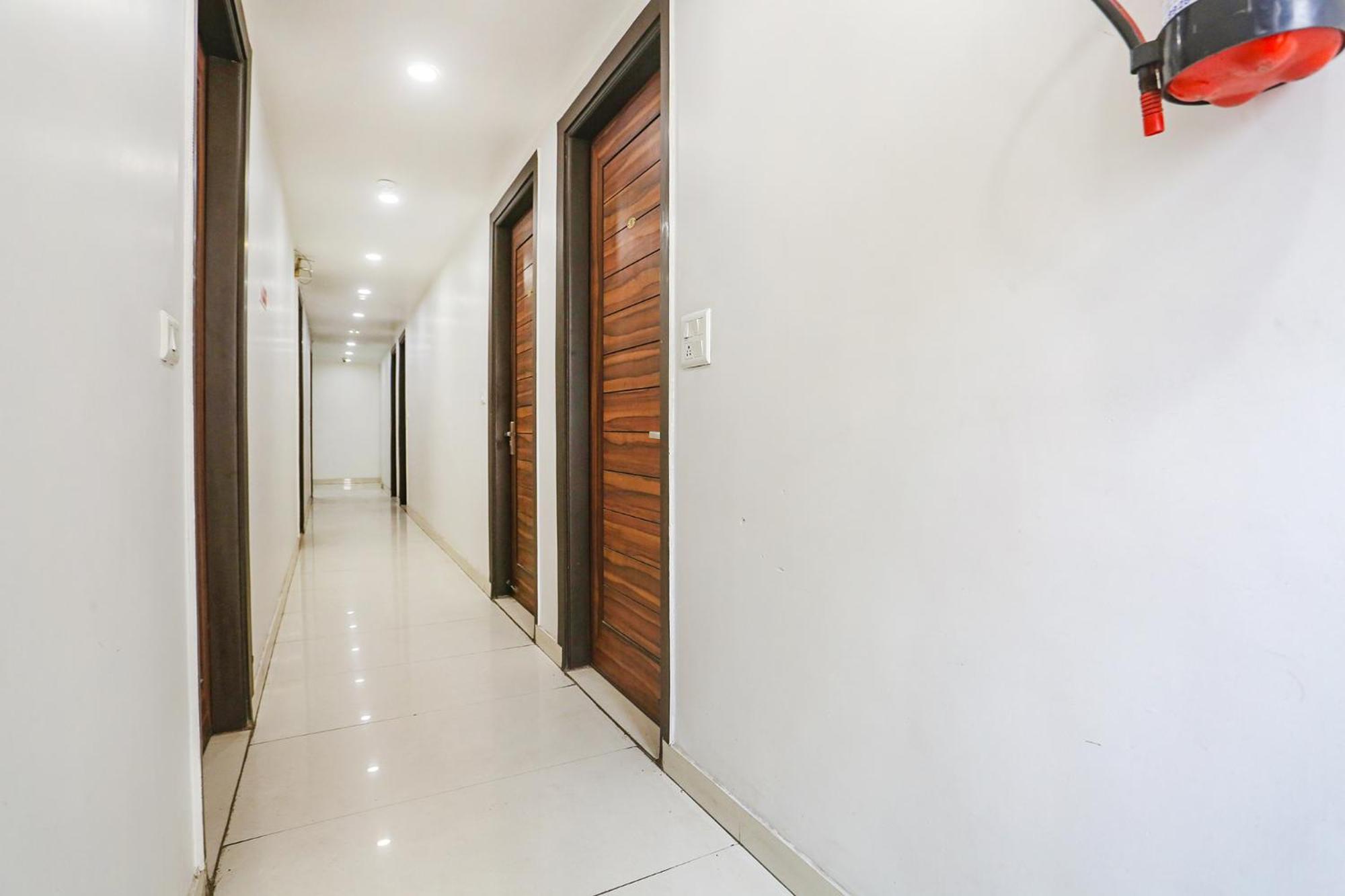 Fabhotel Gold Inn Janakpuri Дели Экстерьер фото
